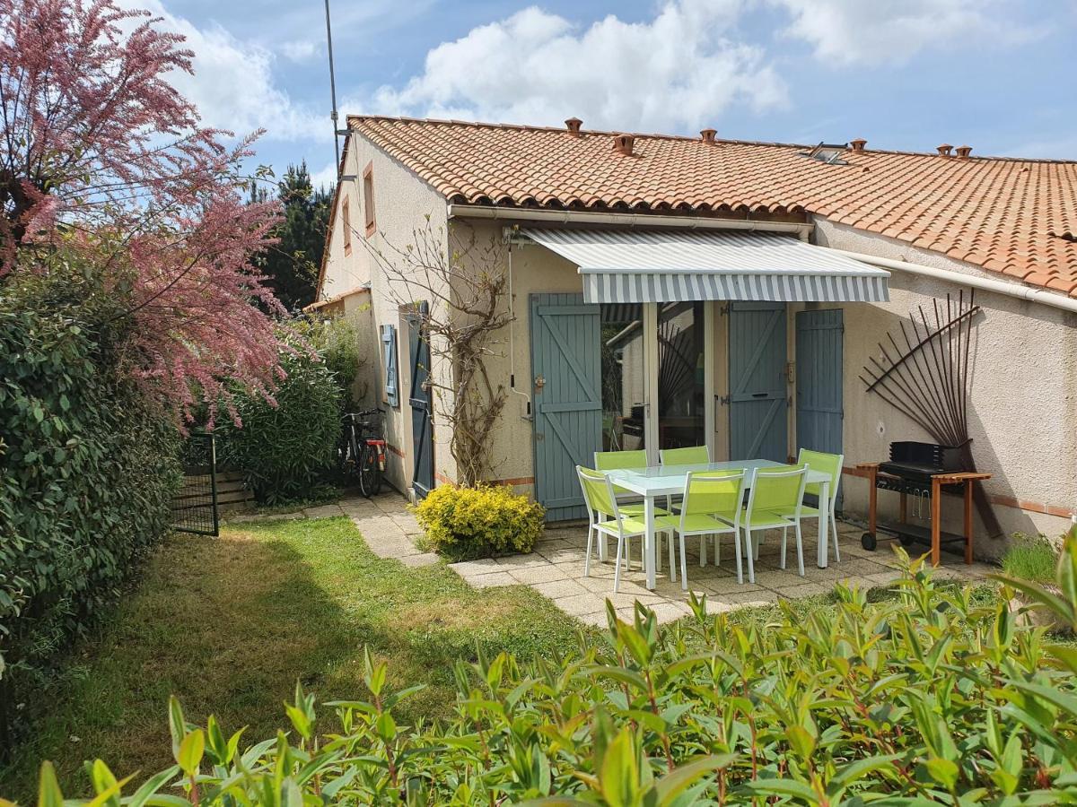Petite Maison Dans Residence Avec Piscine Proche Plage Et Centre Ville A Pied Pornic Exterior photo